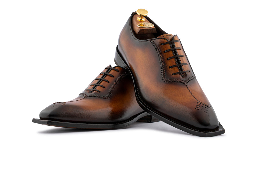 Français en cuir peint en français avec couture à la main