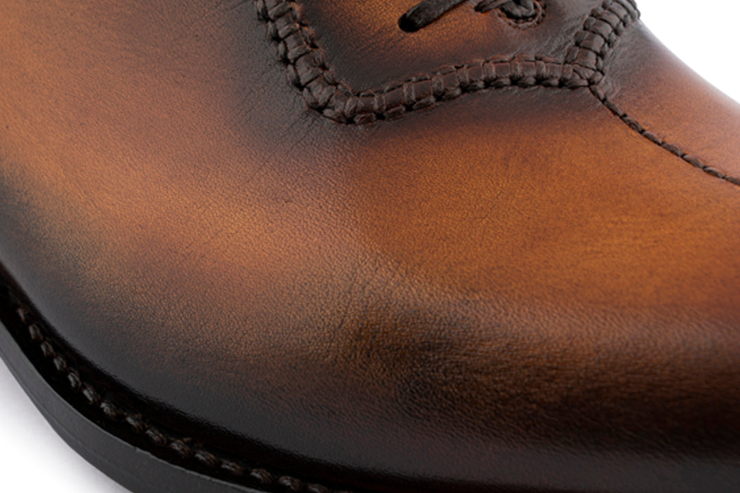 Français en cuir peint en français avec couture à la main