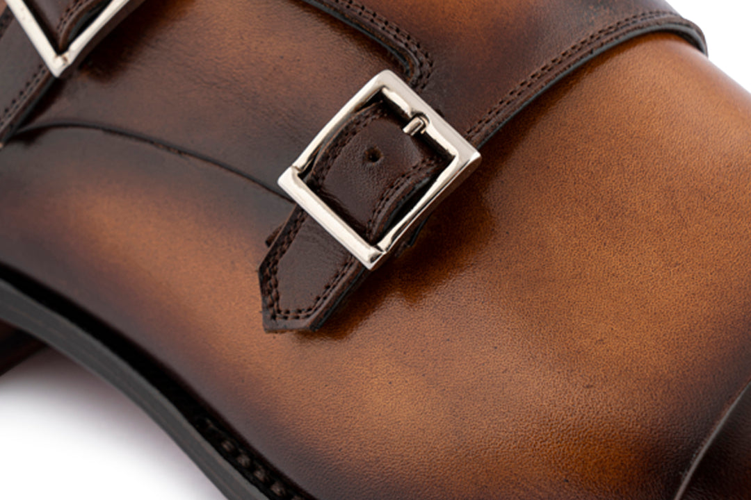 Double hand painted buckle