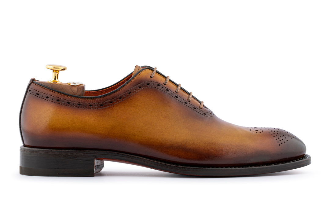 Cuero francés con detalles brogue