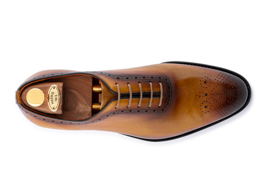 Cuero francés con detalles brogue