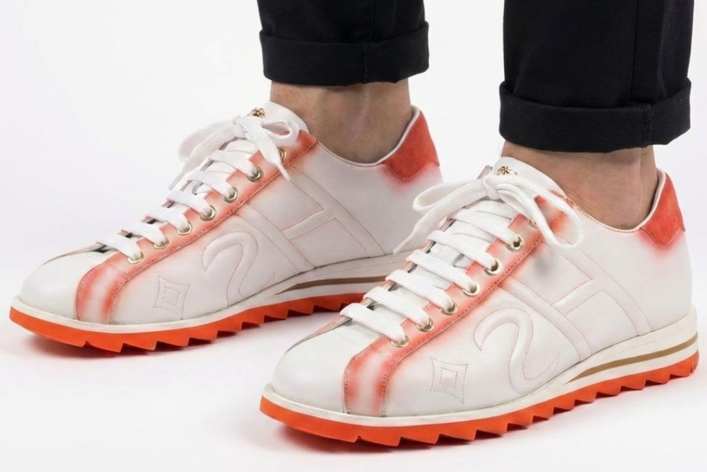 Sneaker aus schattiertem Leder und Wildleder