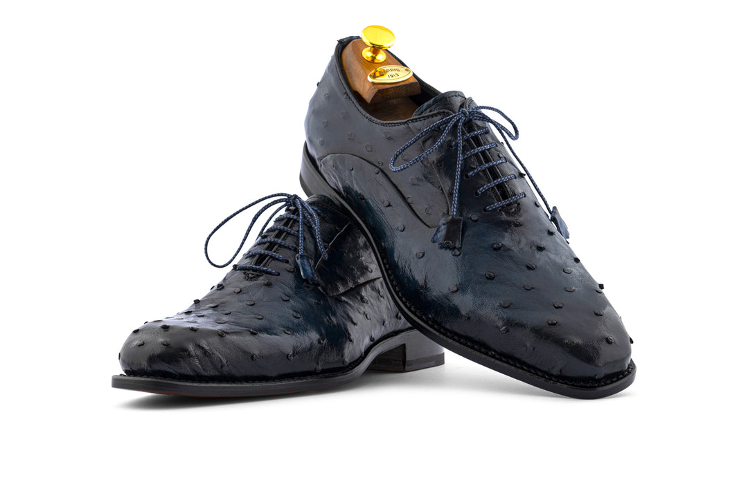 Lace-up in fine leather