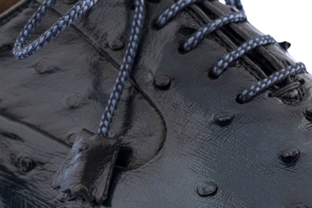 Lace-up in fine leather