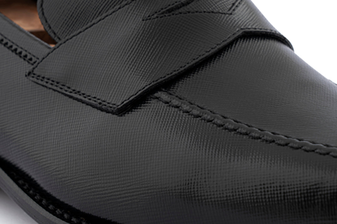 Mokassin aus bedrucktem Leder