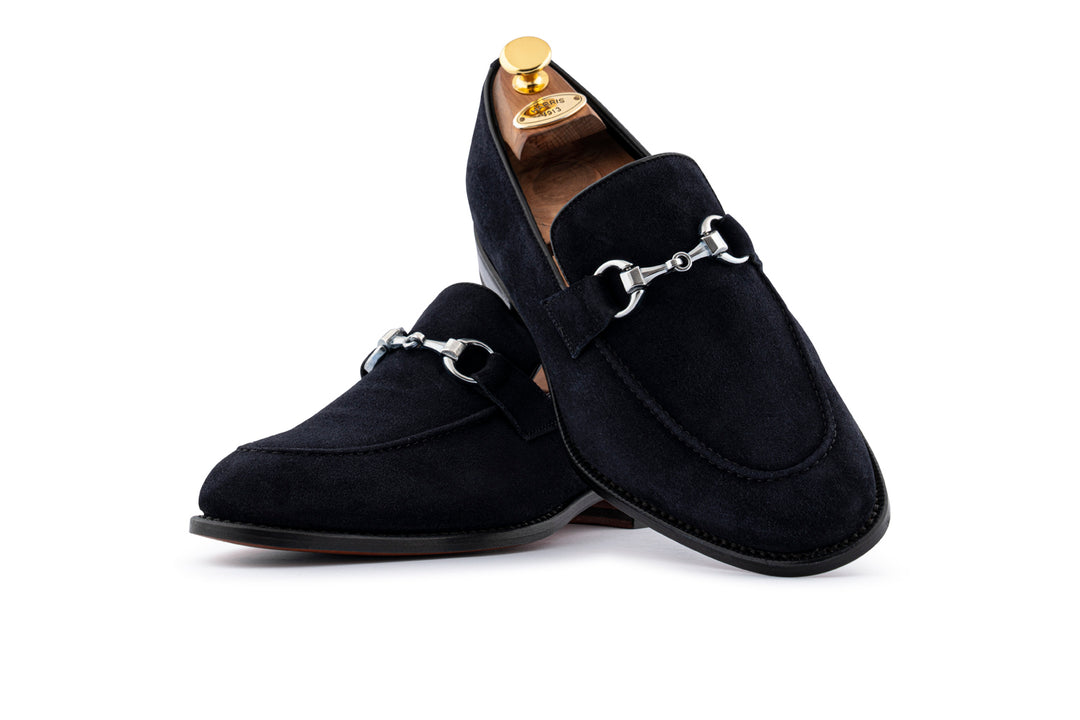 Mocasín de gamuza con abrazadera