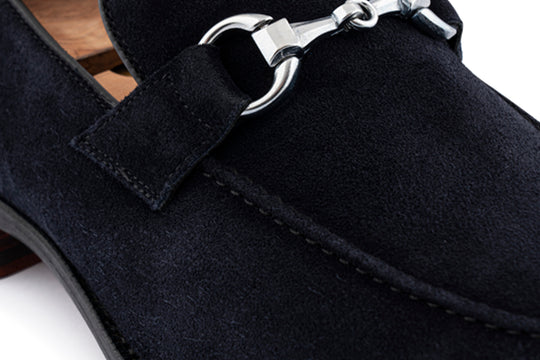 Mocasín de gamuza con abrazadera