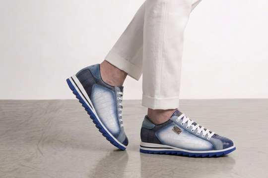 Sneakers in pelle stampata con dettagli in pitone Blu