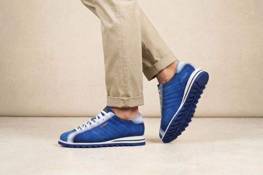 Sneakers comfort in suede