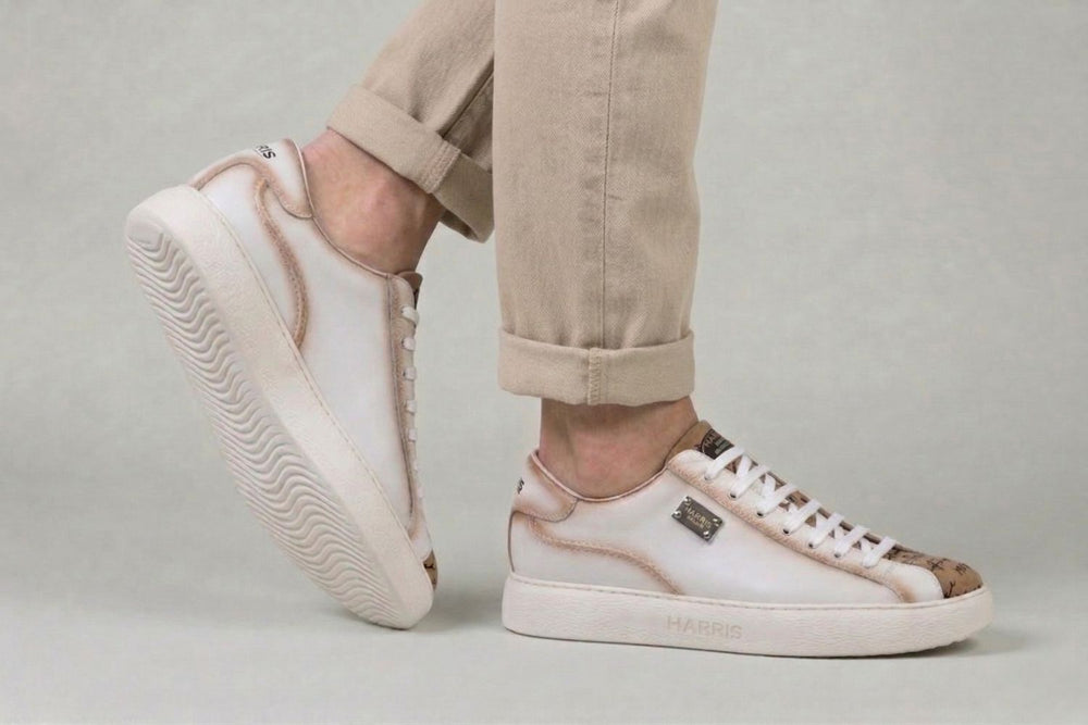 Sneakers in pelle e dettagli writer