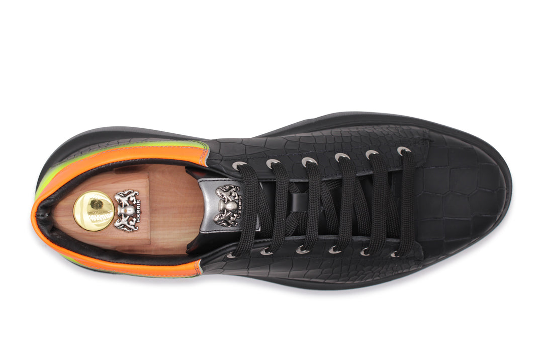 Sneakers mit Krokodileffekt-Print