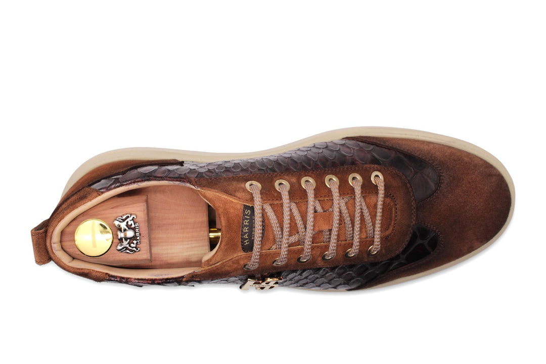 Zapatillas de deporte con gamuza con detalles perforados
