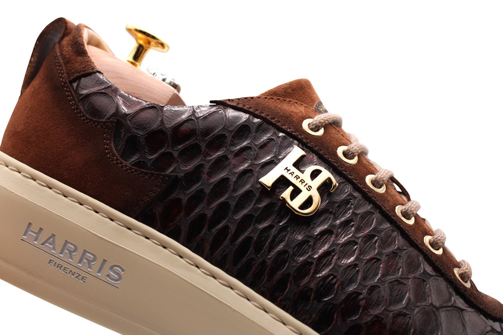 Zapatillas de deporte con gamuza con detalles perforados