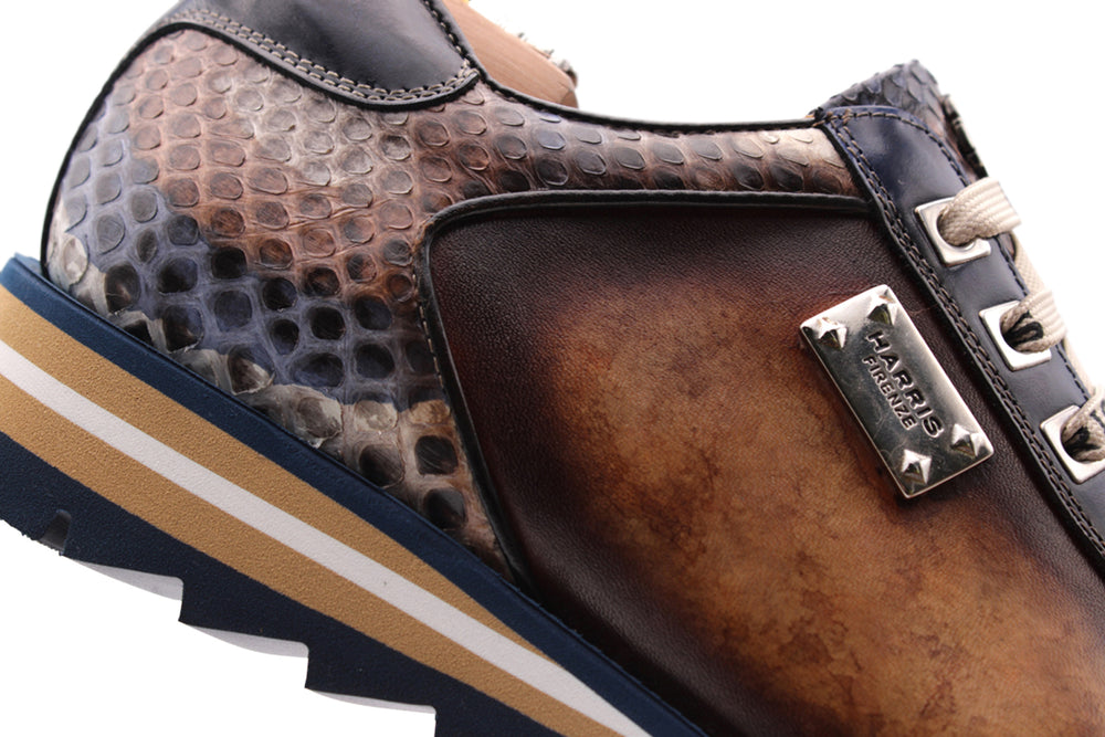 Sneakers in pelle e pitone dipinto a mano