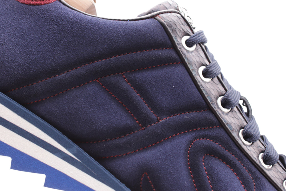Sneaker en daim et python