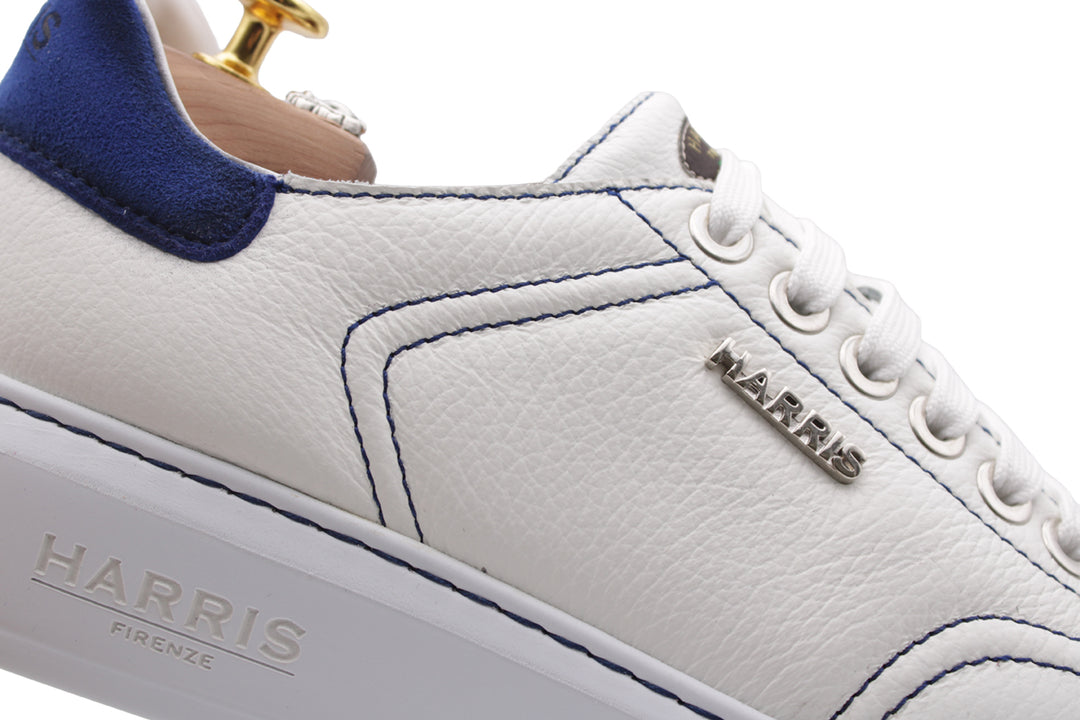 Zapatillas cómodas con detalles de ante.