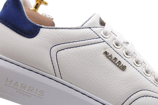 Zapatillas cómodas con detalles de ante.