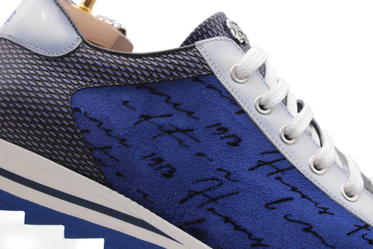 Sneakers in suede writer