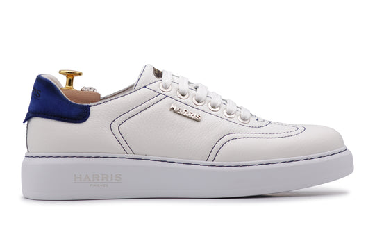 Zapatillas cómodas con detalles de ante.