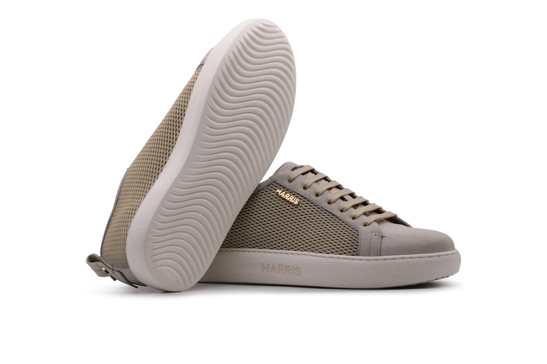 Sneaker effetto traforato e camoscio