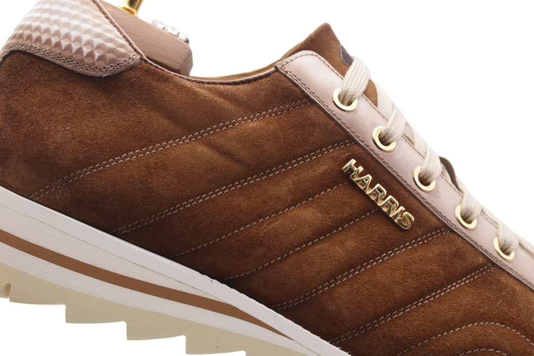 Sneakers comfort in suede