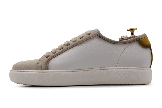 Zapatillas de piel y ante.