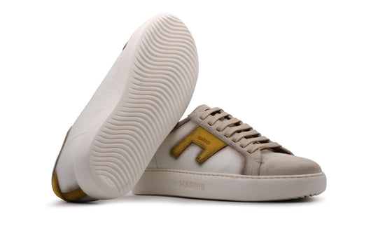 Zapatillas de piel y ante.