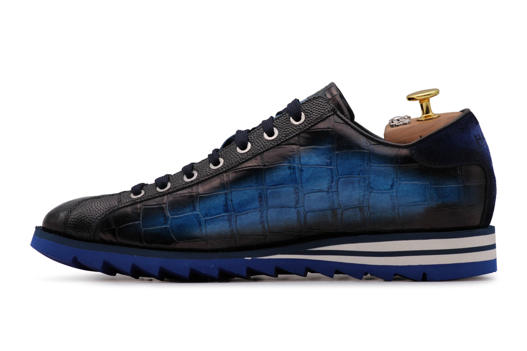 Sneakers in pelle stampata dipinta a mano Azzurra