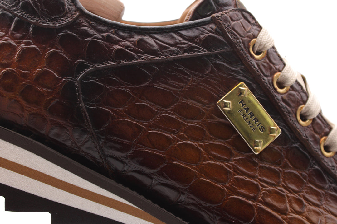 Sneakers effetto coccodrillo dipinta a mano