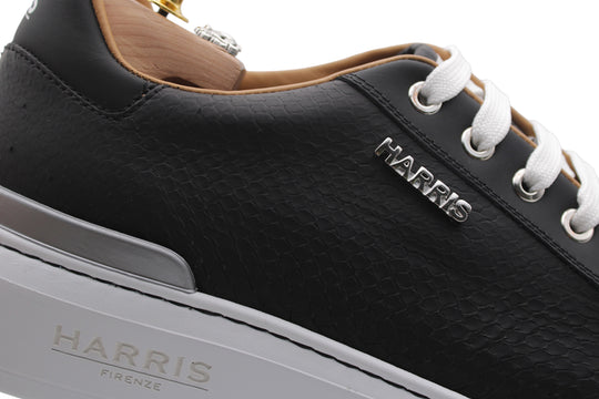 Sneakers in pelle matte e vernice
